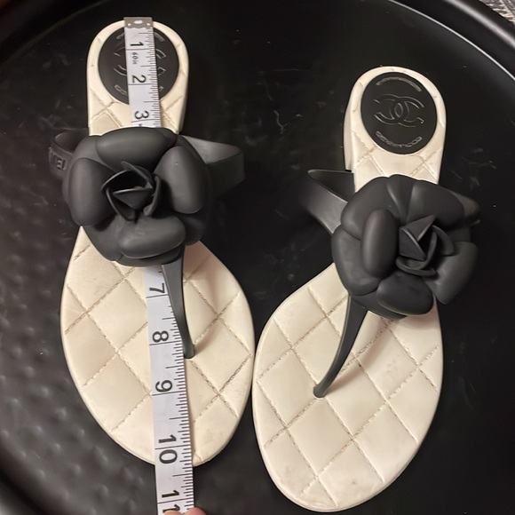 Chanel Camelia Thong Sandals in Black and White, Size EU 40 - Picture 9 of 9